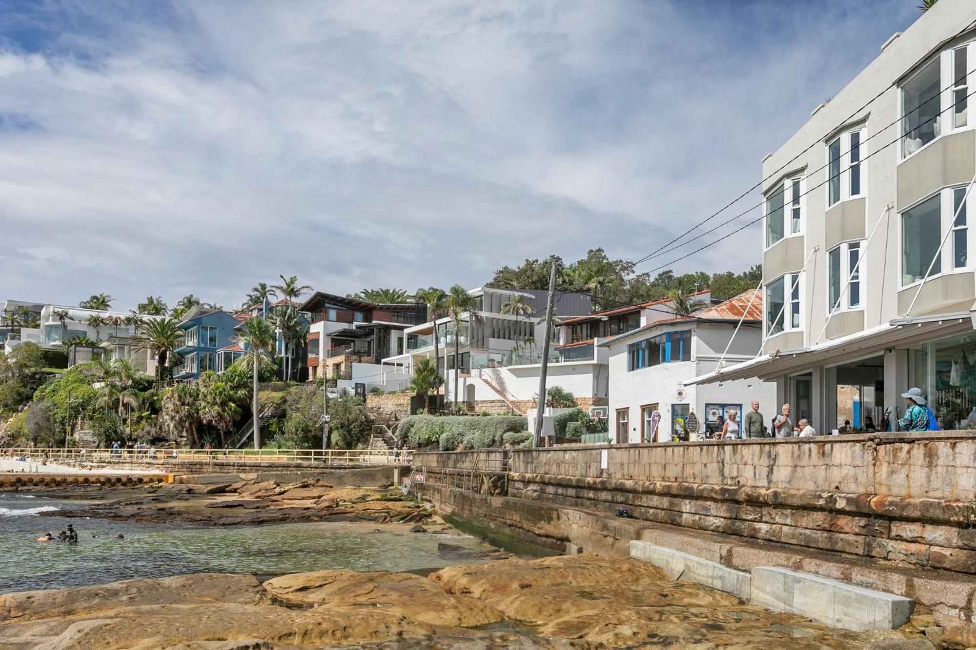 Luxury Manly Oceanfront Getaway Apartment
