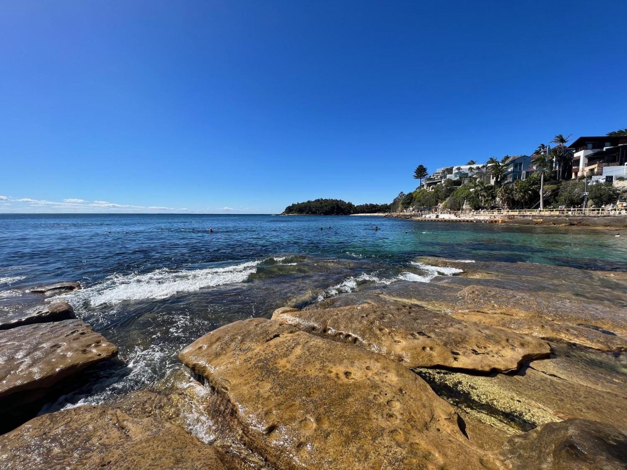 Luxury Manly Oceanfront Getaway Apartment